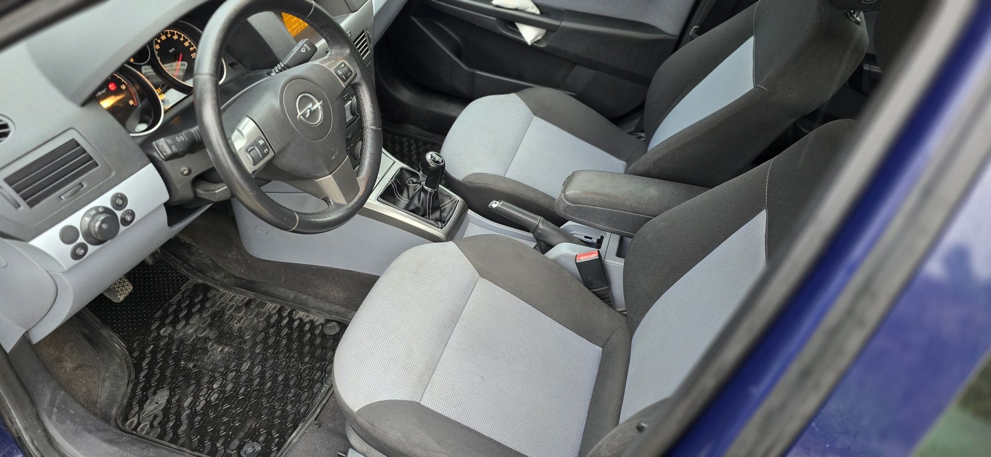 Opel Astra H 1.7 cdti 100 km