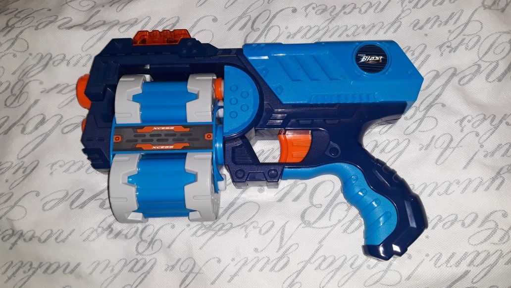 Скорострельный бластер + подарок
XCESS
Детская игрушка пистолет