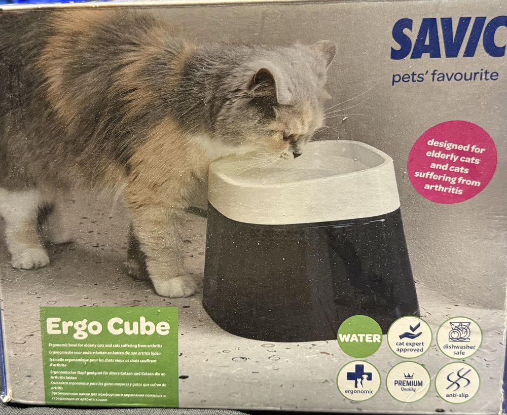 Bebedouro NOVO- Savic Ergo Cube Water Bowl with Rubber Edge 22x22x16cm