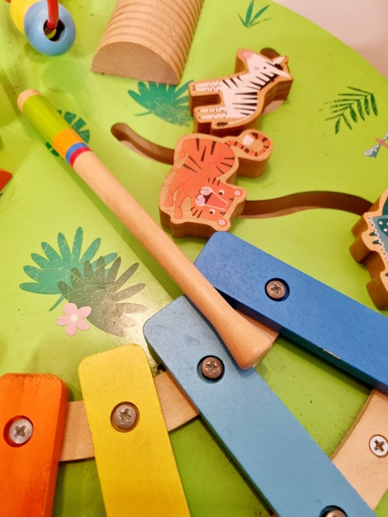 Zabawki drewniane, stolik interaktywny, stolik dla dziecka edukacyjny