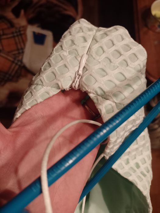 Sukienka S biało mietowa