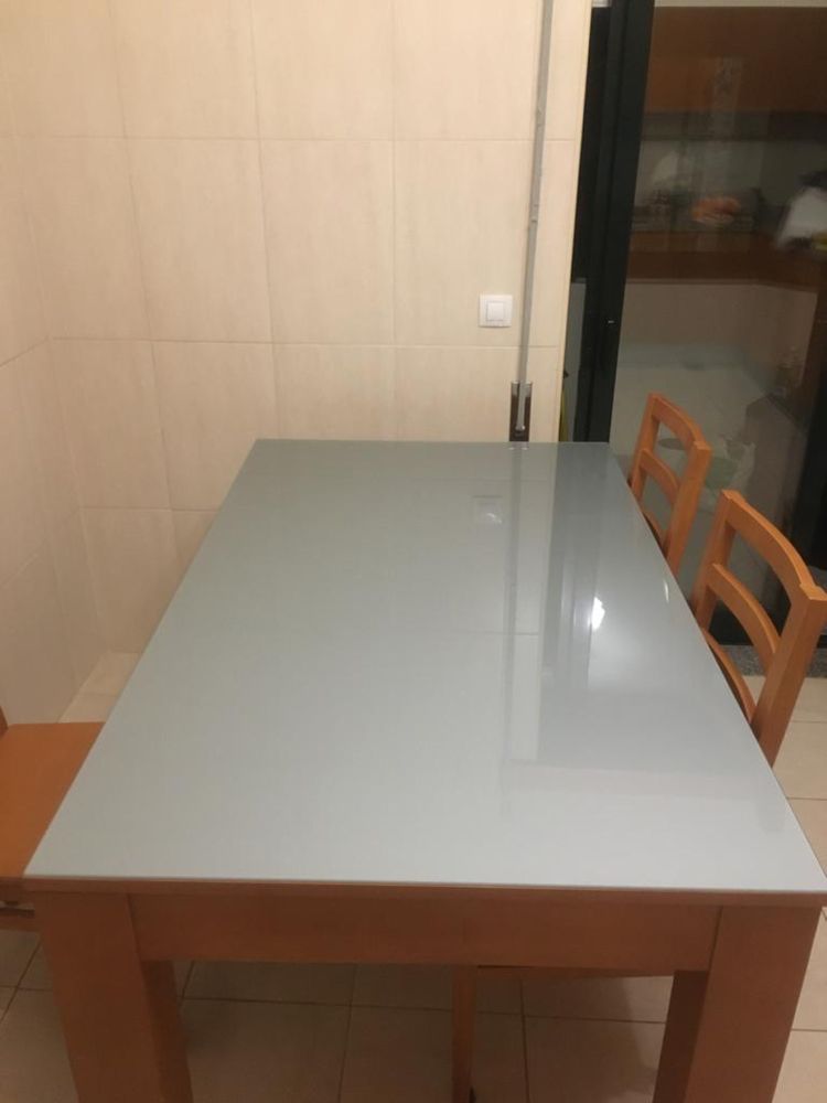 Mesa extensível 1.50 até 2.00 + 4 cadeiras