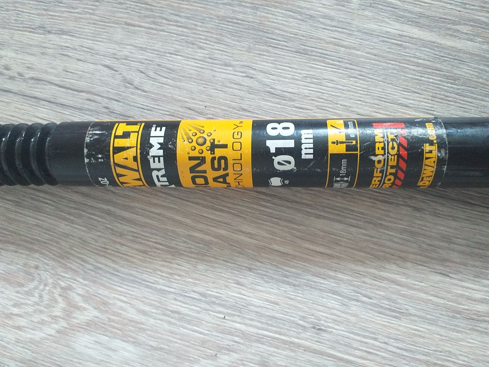 Бур Dewalt диаметр 18
