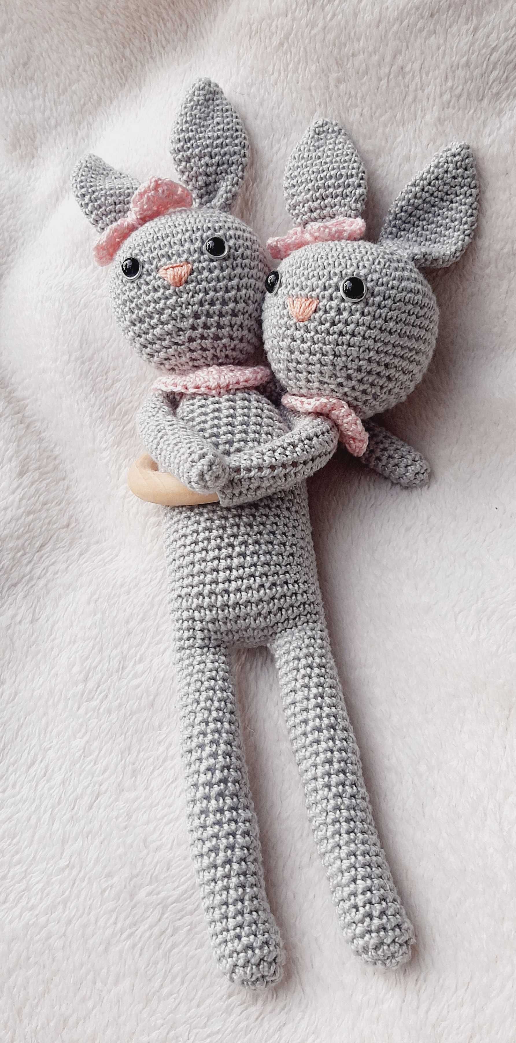 Boneco e chocalho em crochet