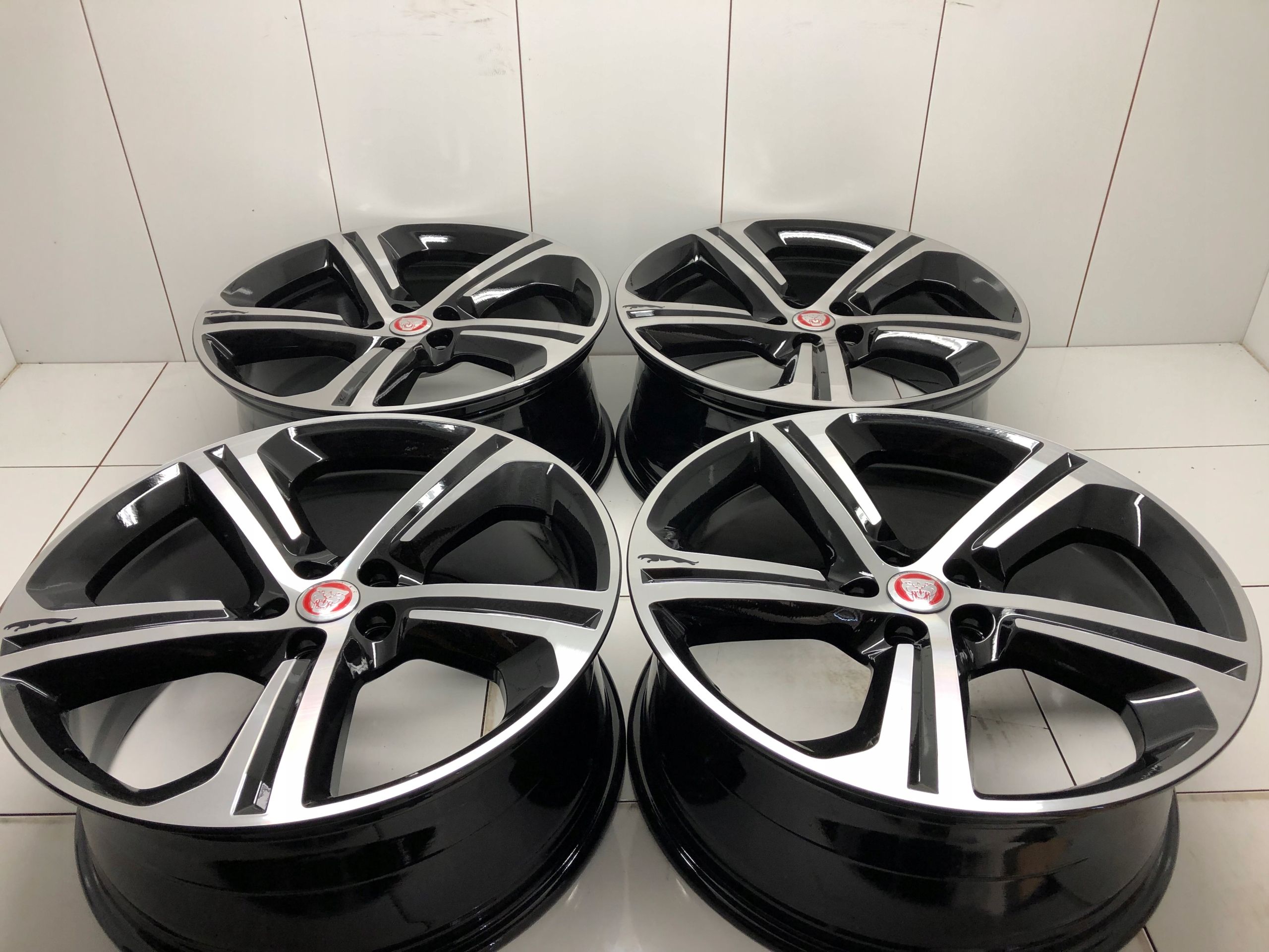 Felgi 19 Jaguar xj xk xf r Design 8 ET45 Oem jak Nowe