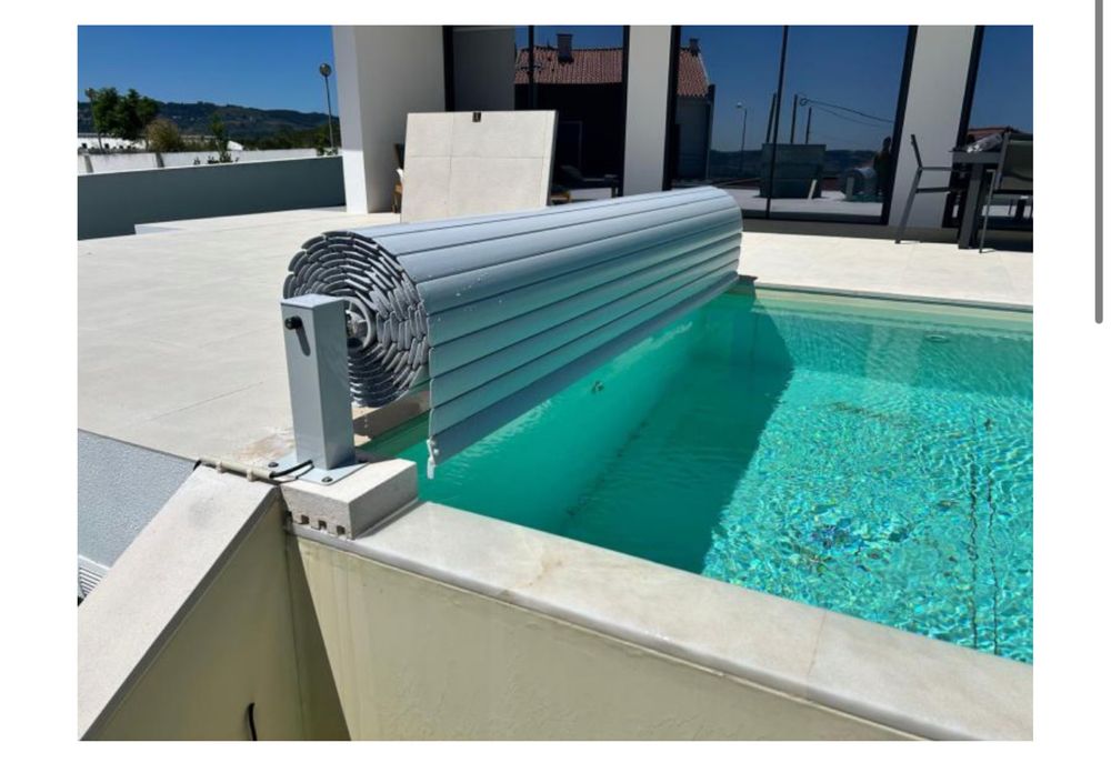 cobertura segurança piscina modelo banc laminas cinza claro 4x8m