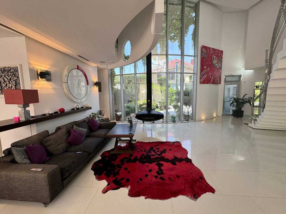 Стильный дом в Одессе у моря с бассейном, 620 м², 13 соток