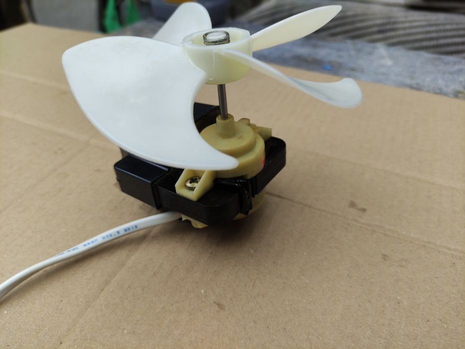 Вентилятор морозильной камеры Индезид (ДА075-0,6-ЗЛ-УХЛ2.1) б/у 220В