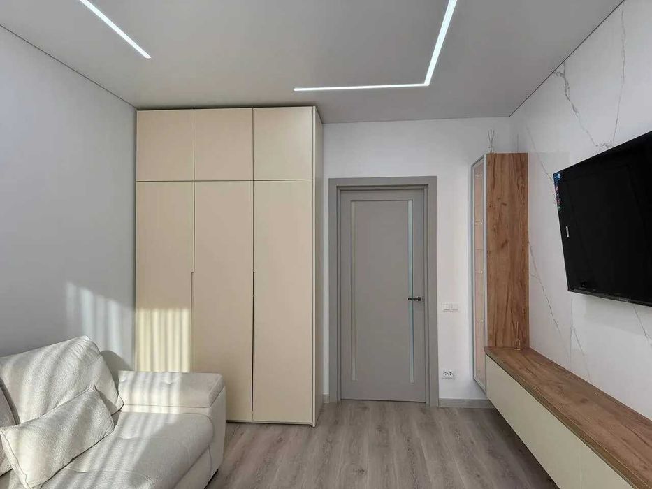 Центр міста, продам 2 кім з ремонтом, і/о опалення, Main House!