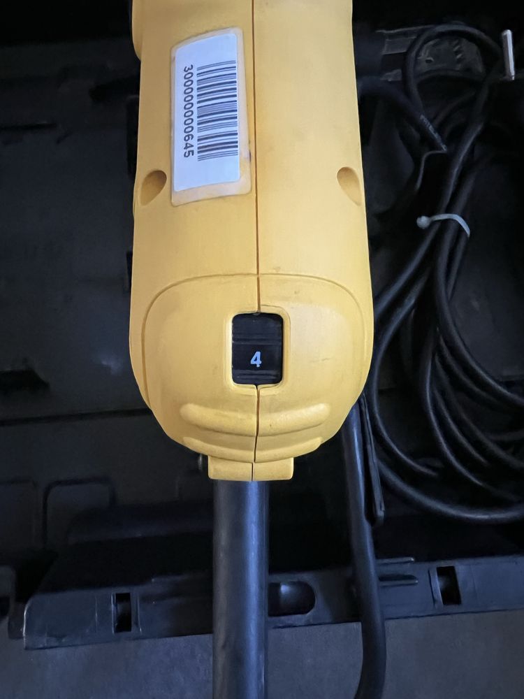 Мережевий  лобзик Dewalt DW 343