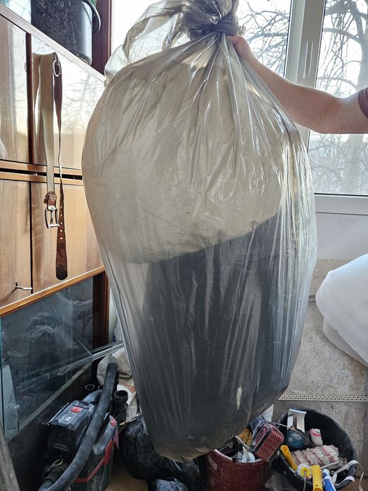 Остатки полистерольной крошки