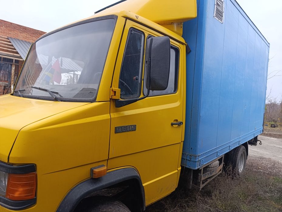 Автомобіль Мерседес Т2