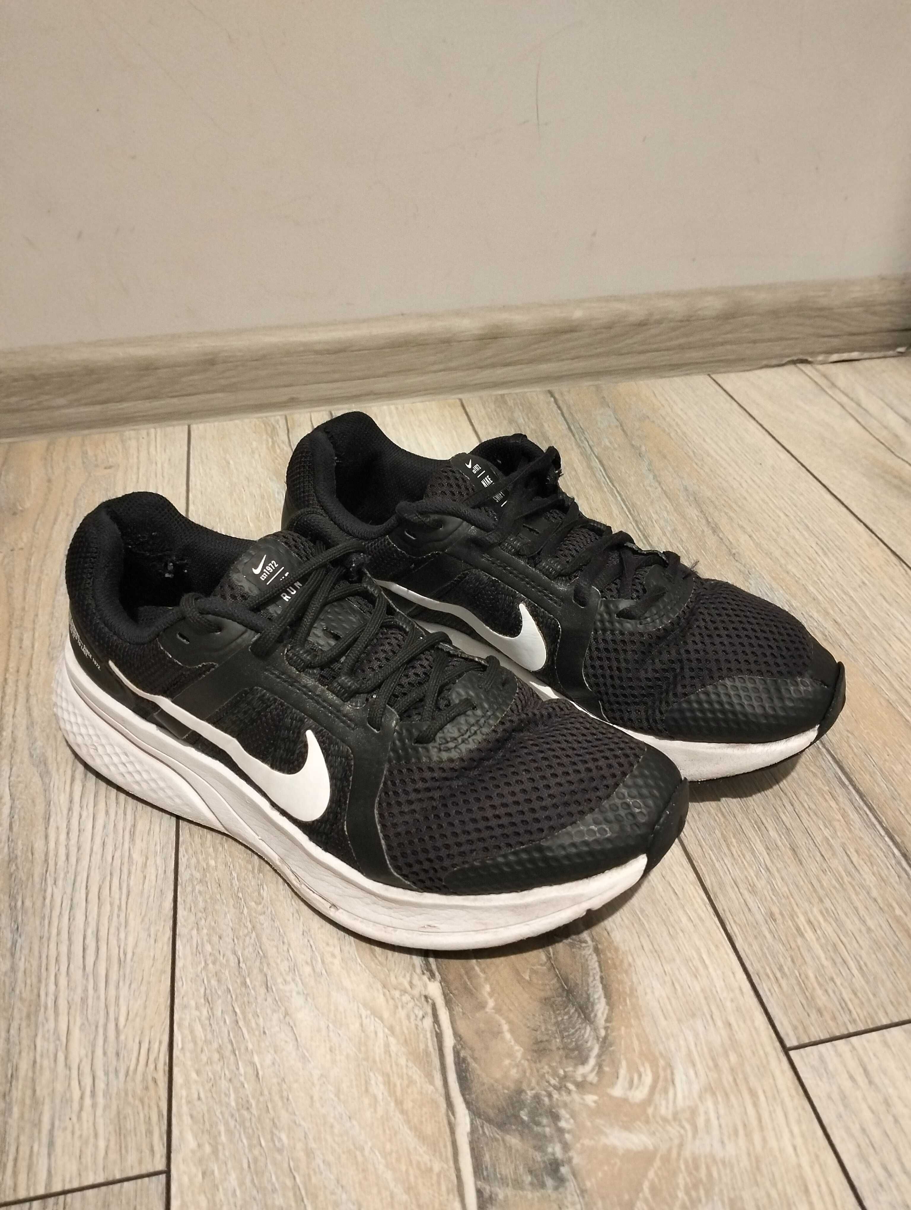 Buty Nike Run Swift r.40