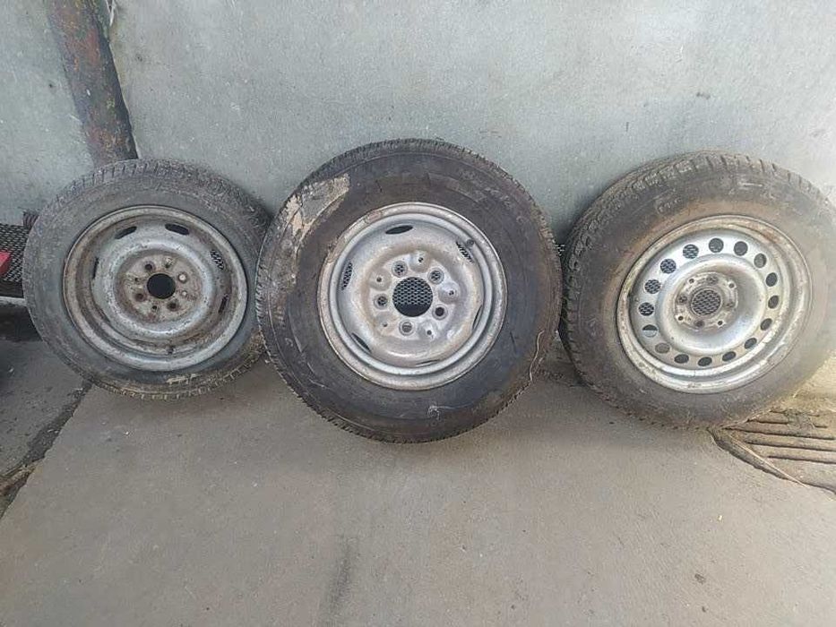 Автошини з дисками на Mercedes 207/307, Passat, Таврію