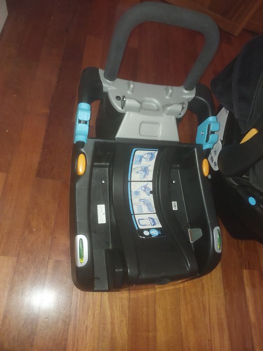Ovo CHICCO com base para carro