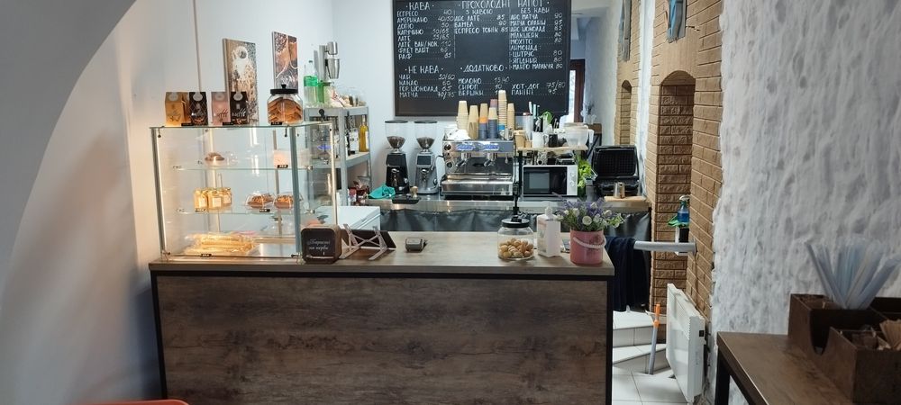 Продам діючю кав'ярню.