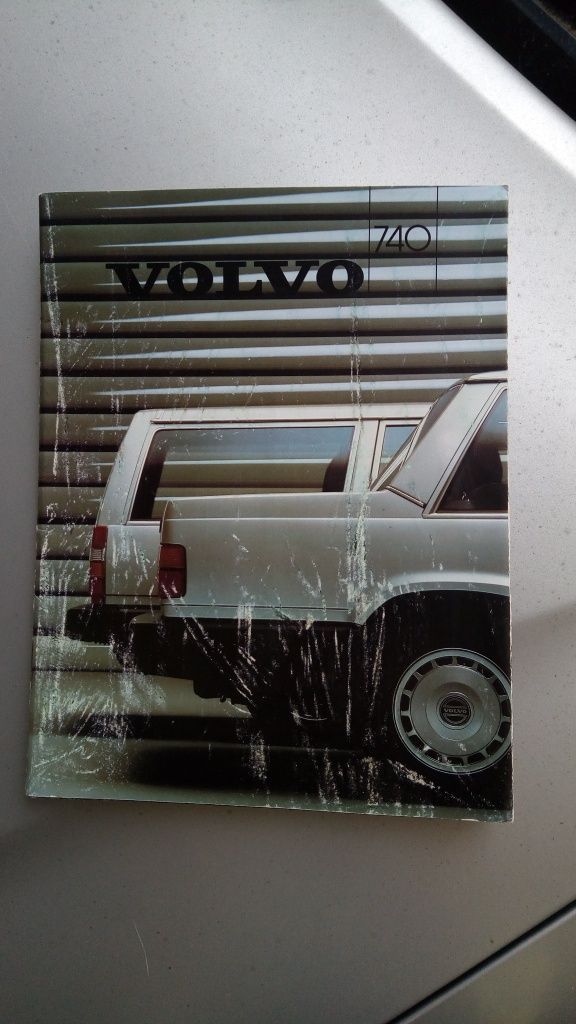 Catálogo Volvo 740 antigo