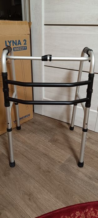 Ходунки для дорослих крокуючі