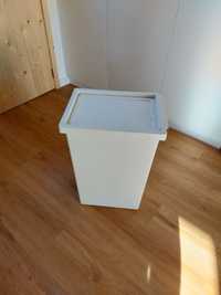 Caixote Filur Ikea branco com tampa 42 lt.