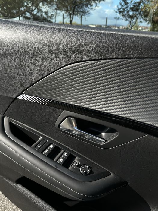 Peugeot 208 allure 1.2 hybrid