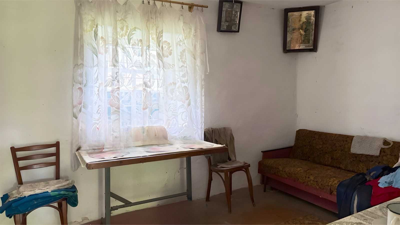 (5)    Продам будинок в с. Хижинці 9081