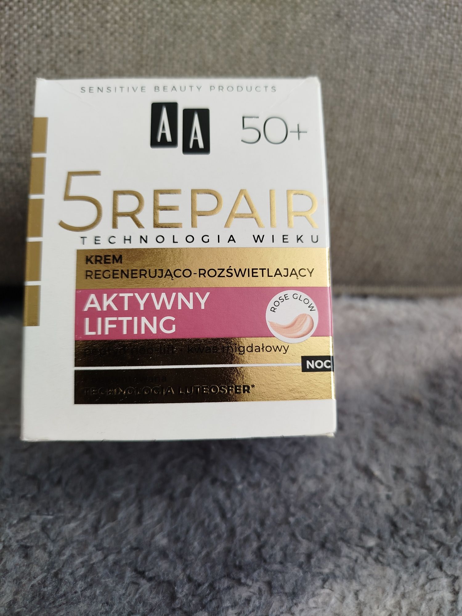 AA krem regenerująco- rozświetlający aktywny lifting na noc