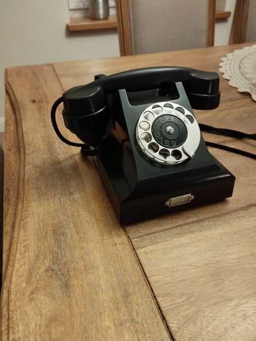 Stary telefon PRL stacjonarny Ericsson