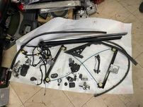 Maserati Granturismo listwa drzwi lewa + inne
