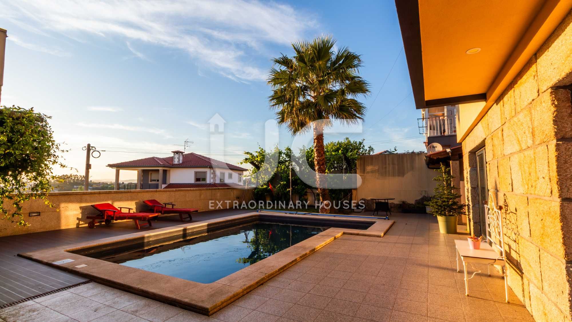 Formidável Moradia T5 com Piscina, Sauna e Vistas – Lomar, Braga