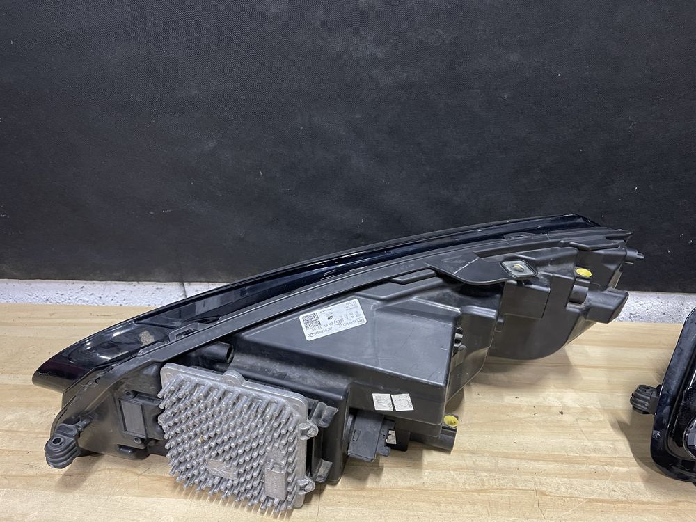 Lampy przód Jaguar E-pace x540