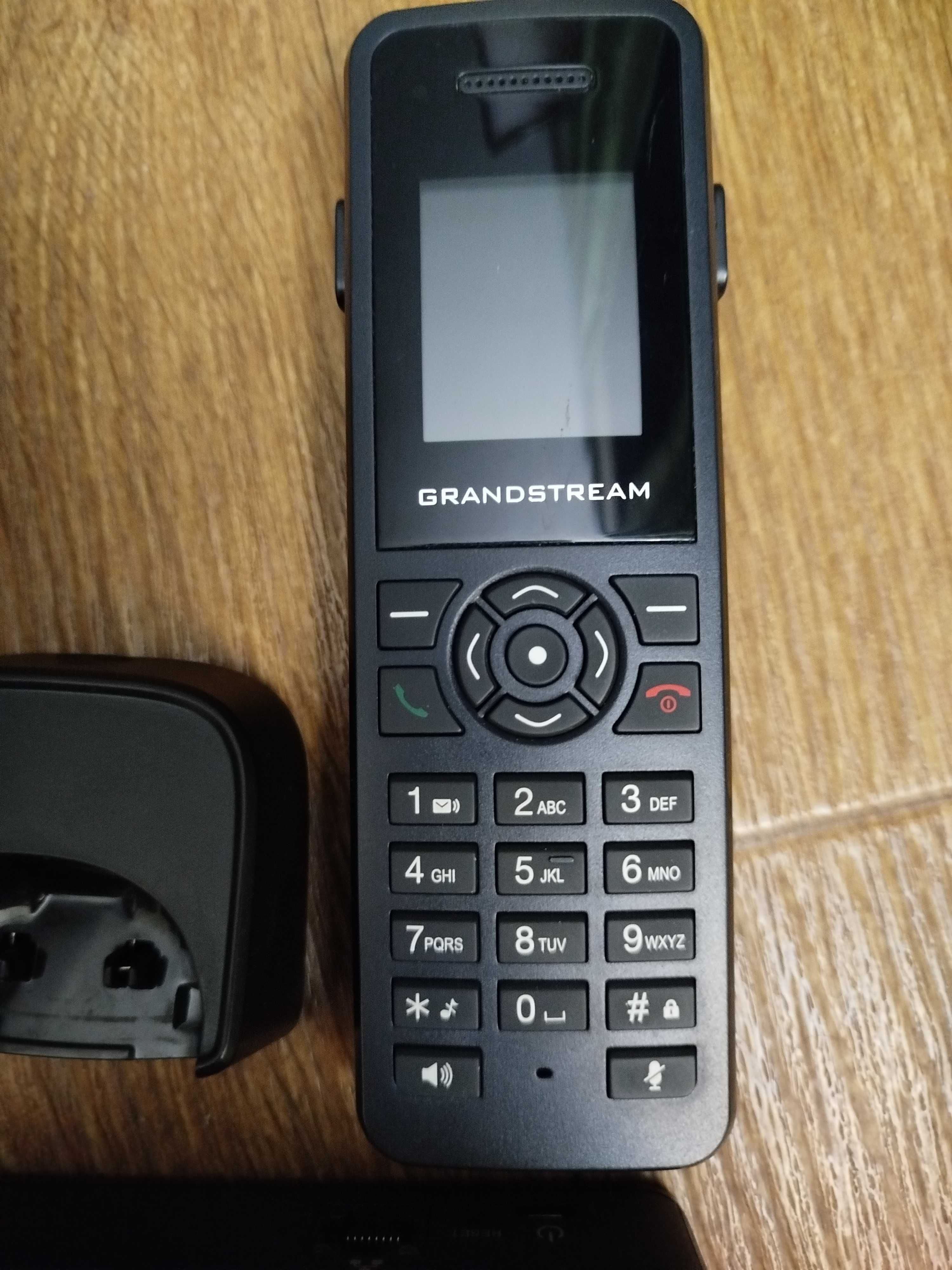 Базовая станция Grandstream DP 750 и трубки DP 720.