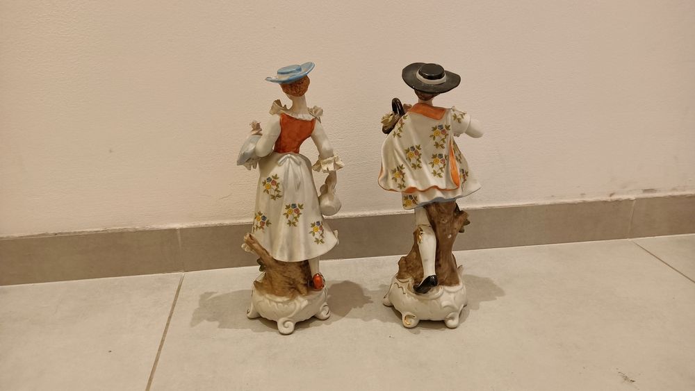 Stare Porcelanowe Figurki Drezno Porcelana Para Kobieta z konewką