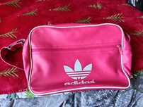 Różowa torba Adidas na ramię