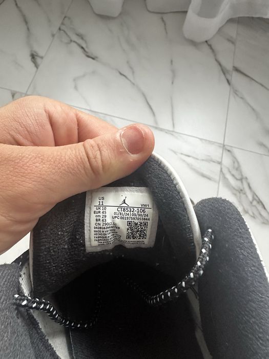 Jordan 3 з коробкою оригінал
