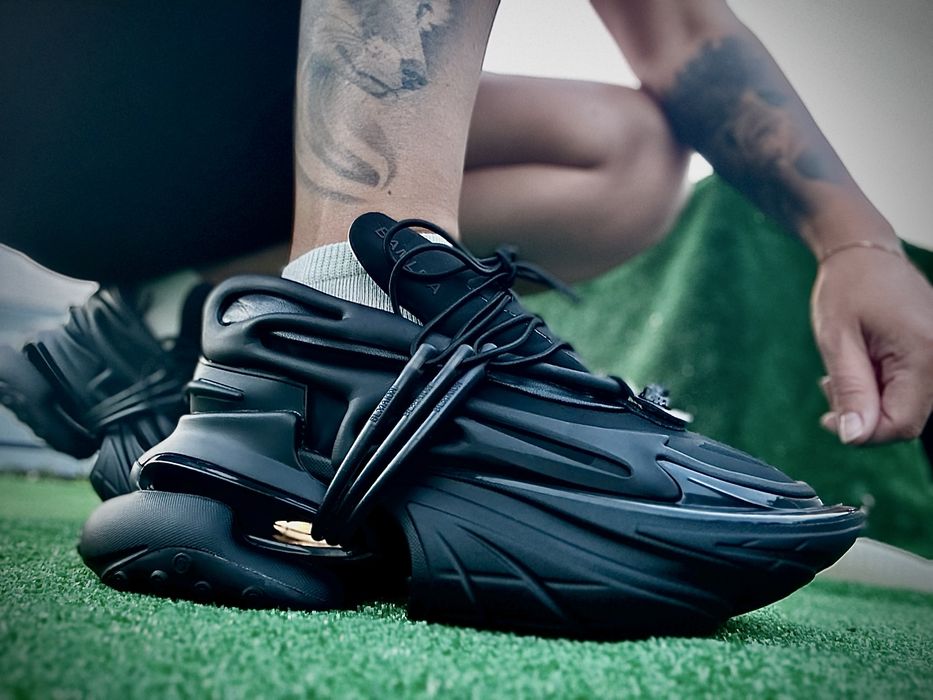 Продам женские кроссовки Balmain Unicorn