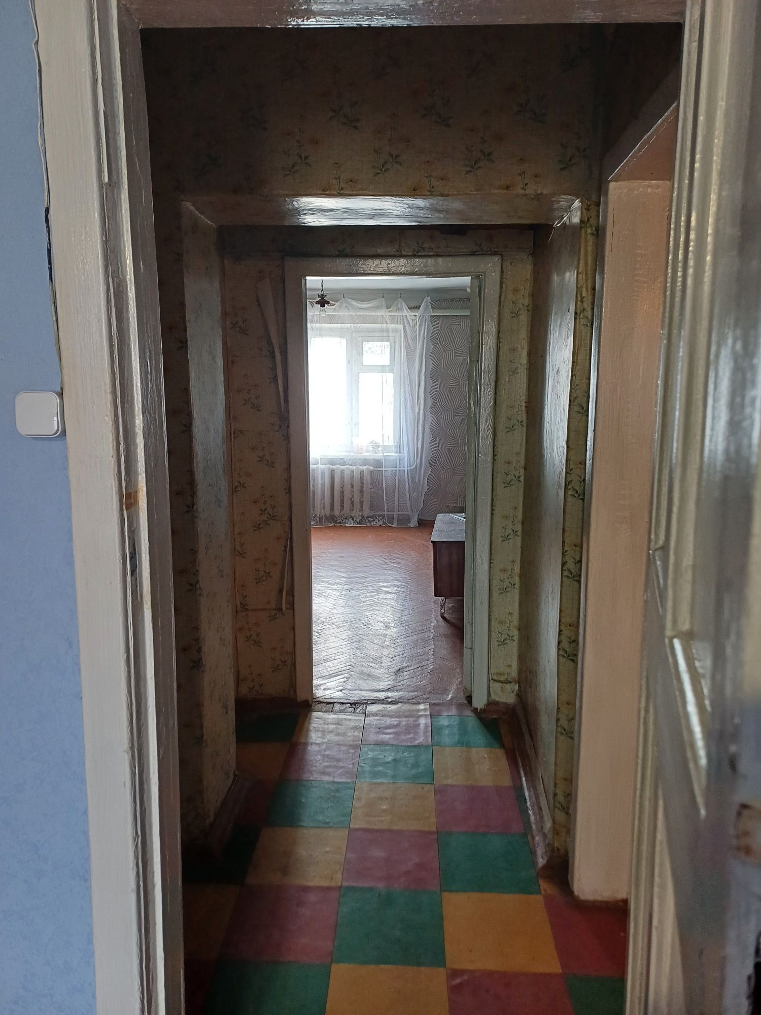 Трикімнатна. 173, Автотехнікум