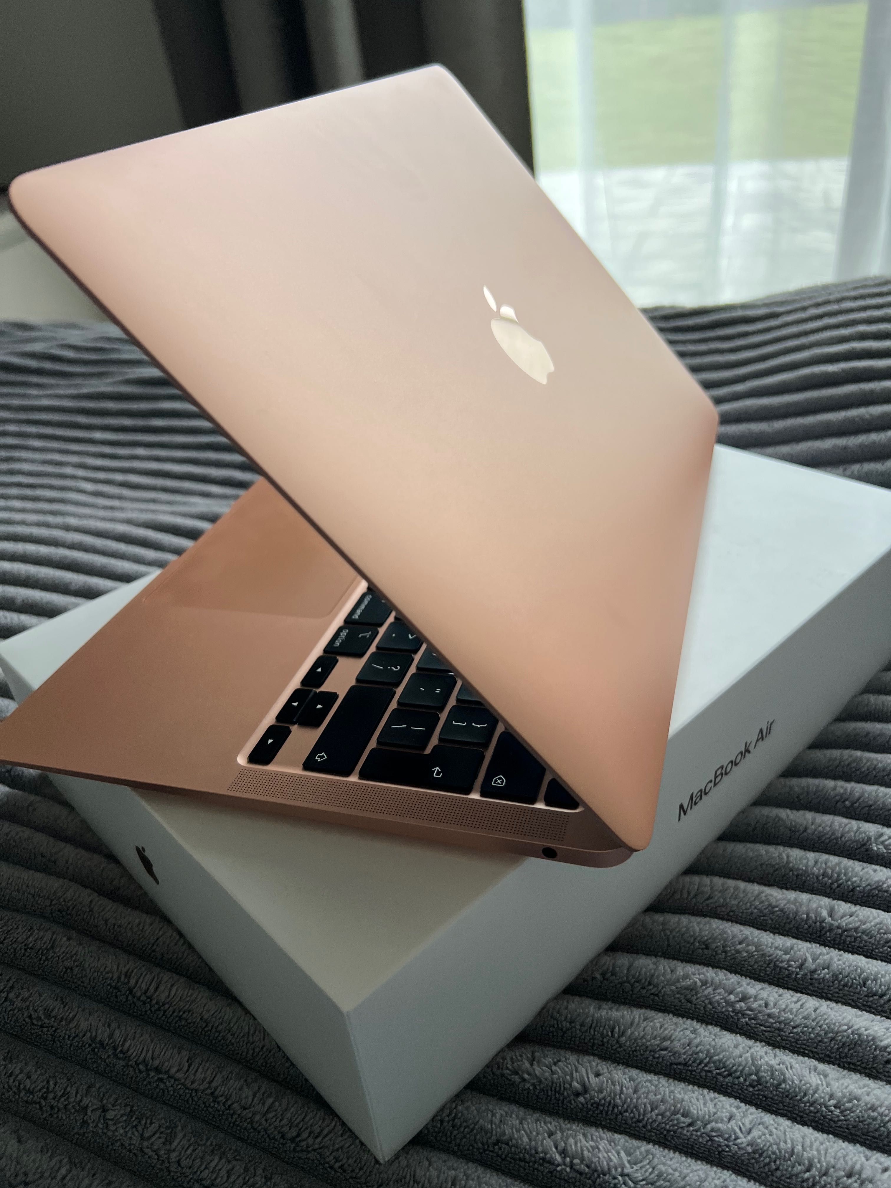 MacBook Air jak nowy + mysz apple