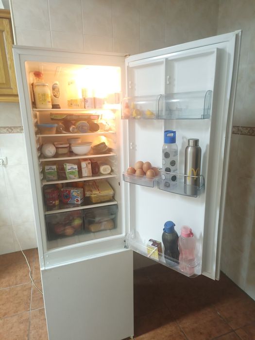 Frigorífico invertido