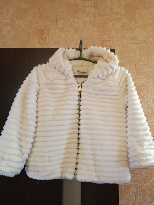Детская белая  шубка