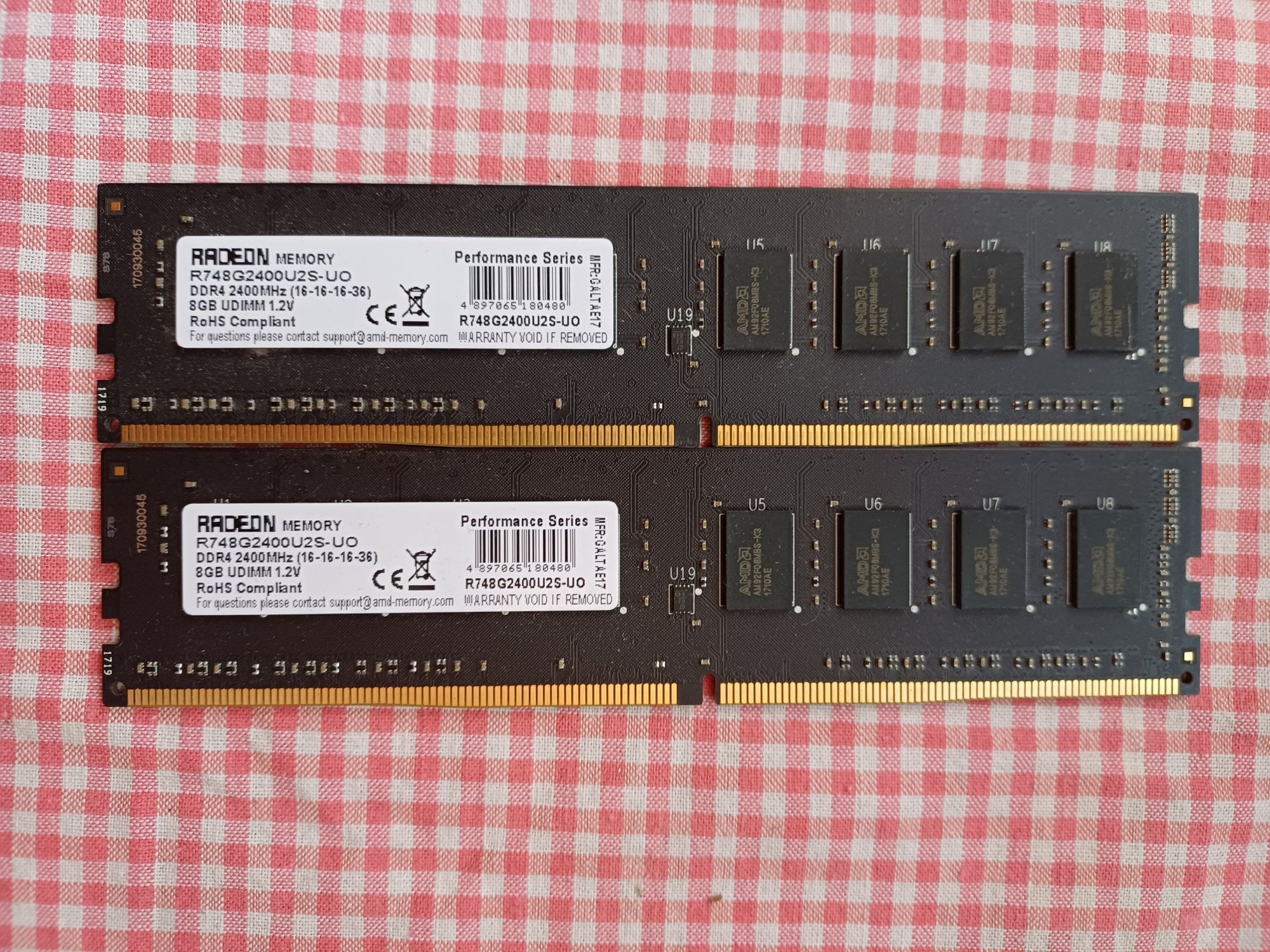 Оперативна пам'ять ddr4 16gb Radeon