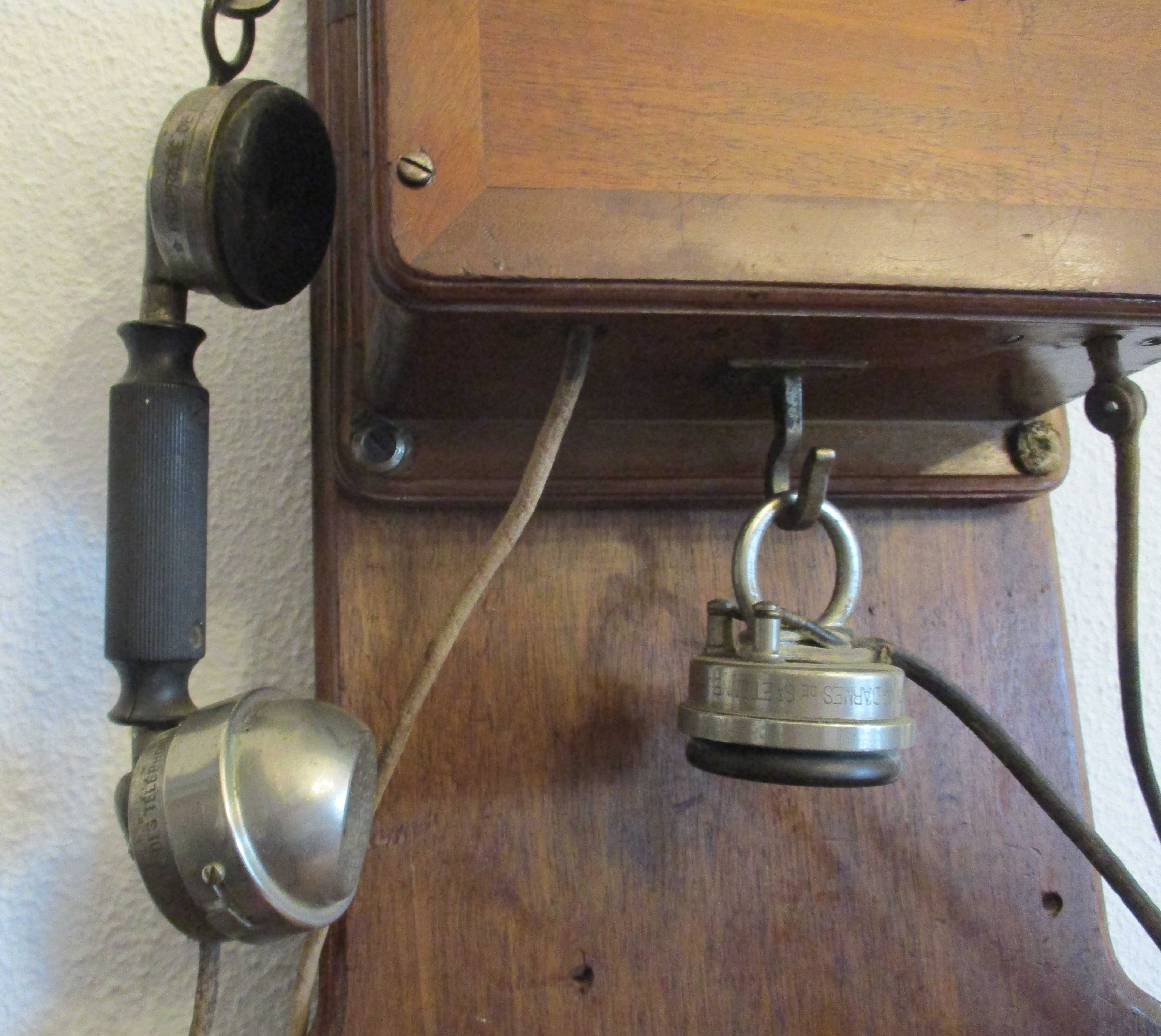 Telefone em madeira antigo Original de 1919