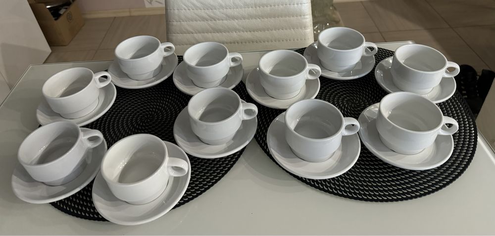 Продам 11 чашек + 11 блюдец