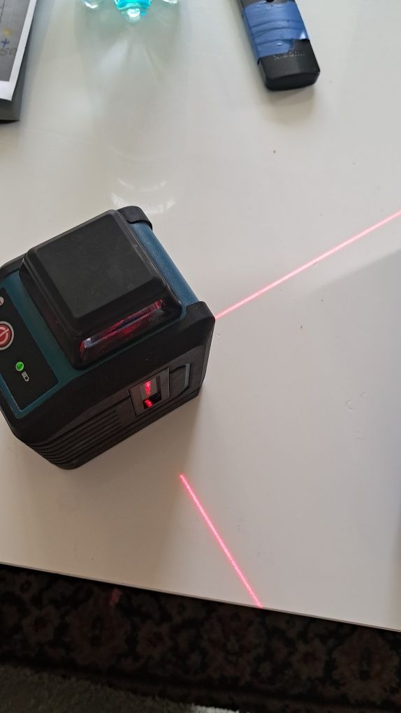 Erbauer laser krzyżowy