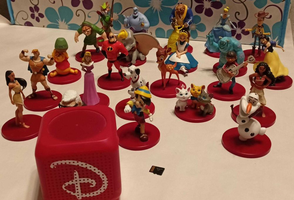 Audiobajki Disney DeAgostini figurki 24 szt + głośnik + książki 14 szt