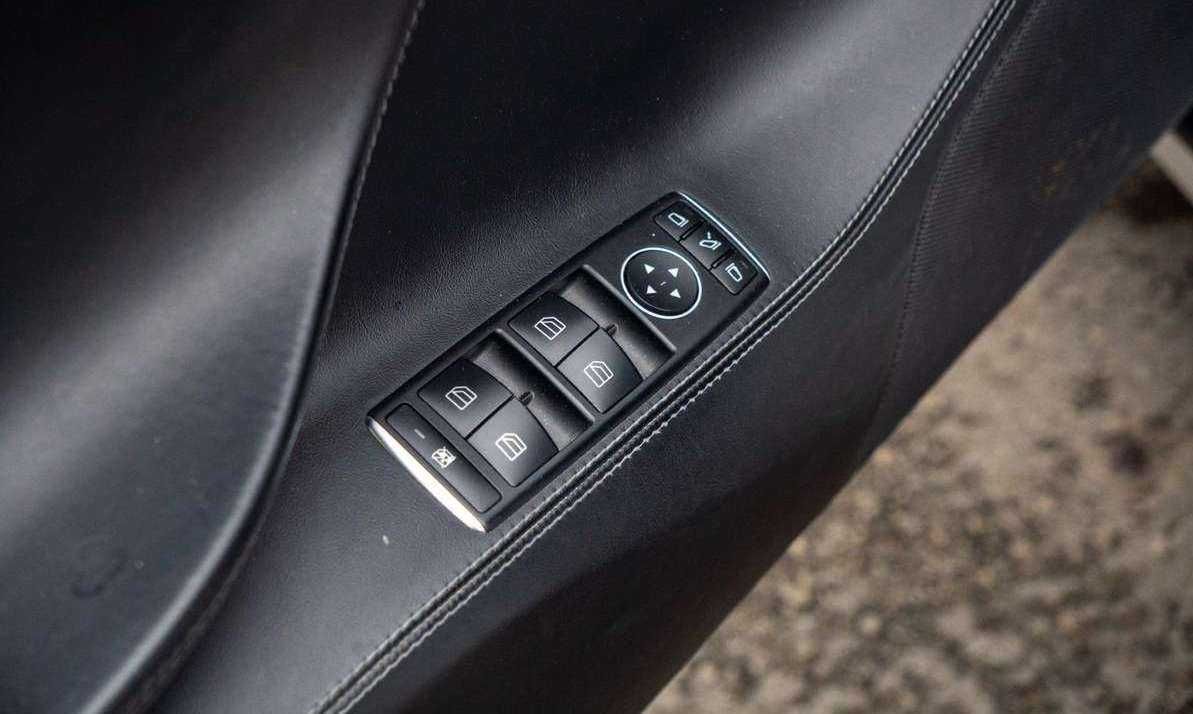 Tesla model s 2018 року