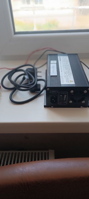 Продам зарядное устройство