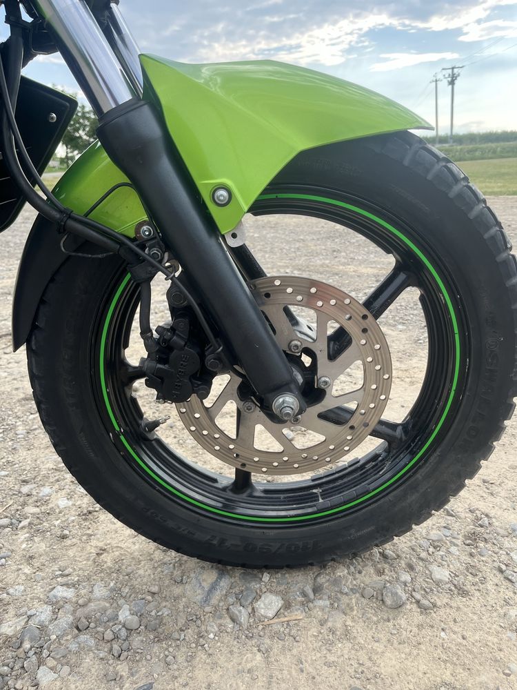 yamaha fzs 150.