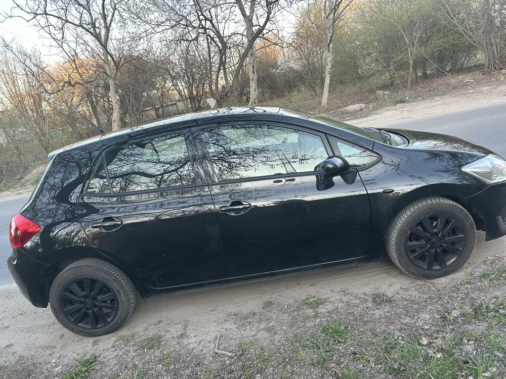 Toyota Auris 1.6 benzyna Niski przebieg