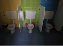 Wc crianças - sanitas autoclismo divisórias