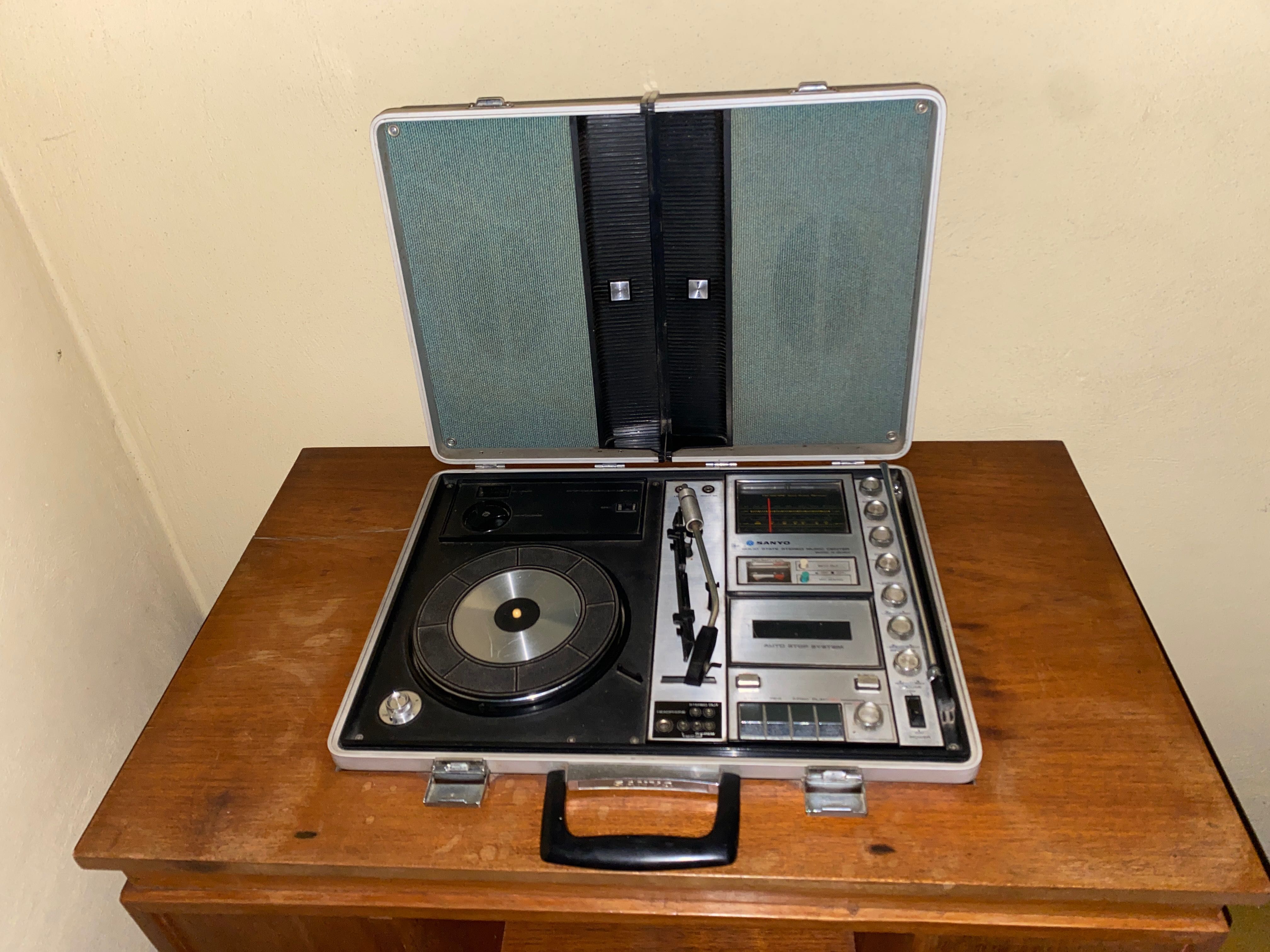 Movel com mala para discos de vinil